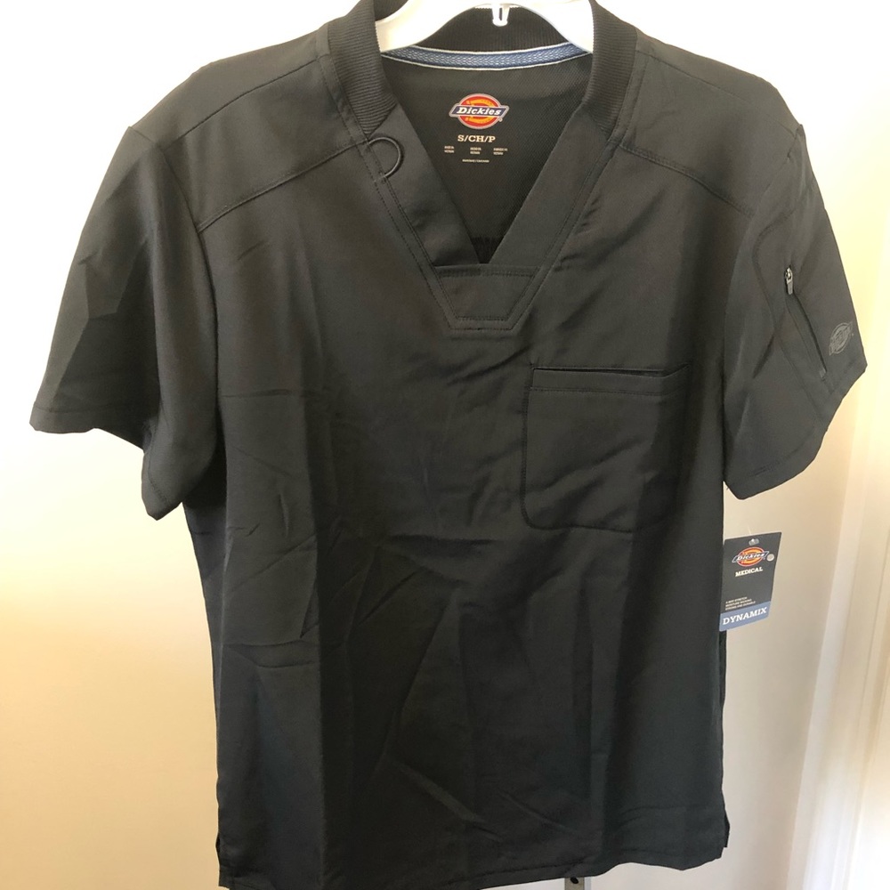 Dickies Dynamix Mens black scrub top. NWT. Multiple sizes available. DK610